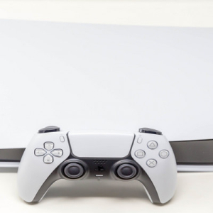 DualSense for PS5 Comes in Black and Red in June